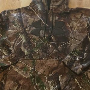 Pull over hoodie with front pocket